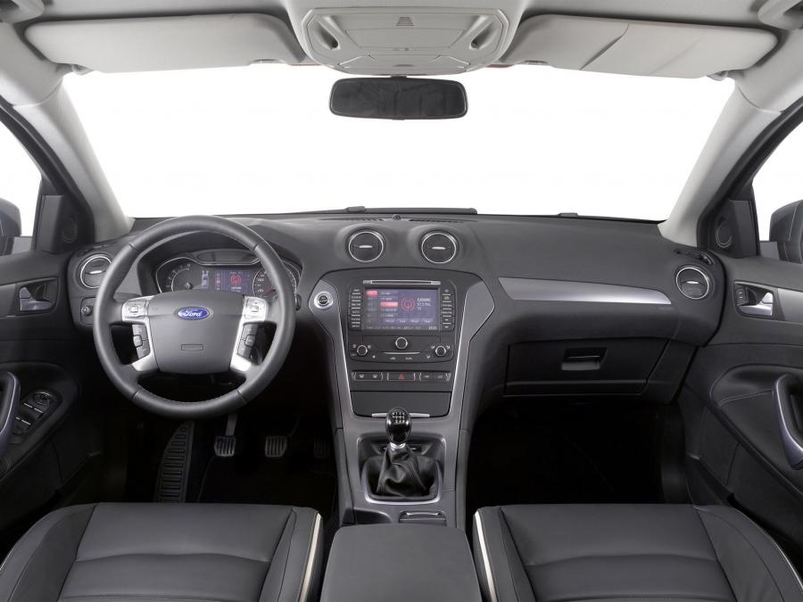  Ford Mondeo Hatchback 2010 года  (фото 2 из 9)